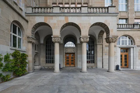 Zürich, Switzerland: Entrance to University of Zurich (Main Building)